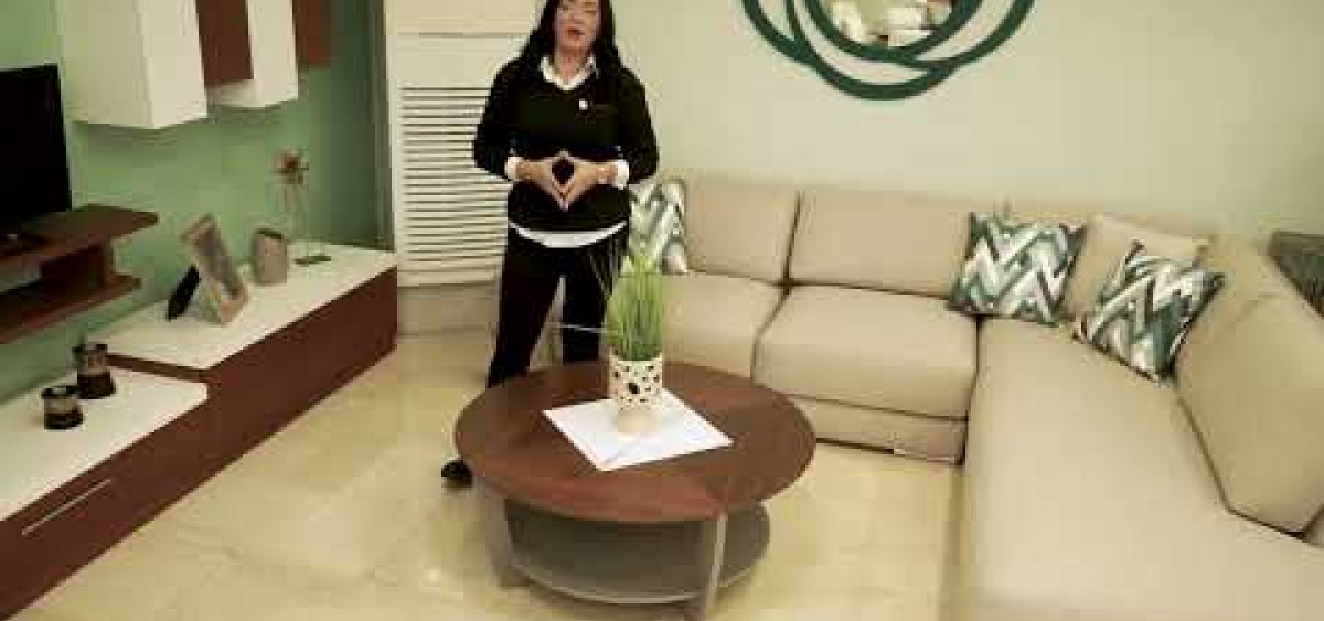 Μοντέρνο τραπεζάκι σαλονιού στρογγυλό με λάκα, καρυδιά και όψη μαρμάρου