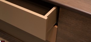 λεπτομέρεια συρταριού μπουφέ Terra μοντέρνος ξύλινος μπουφές για καθιστικό και τραπεζαρία