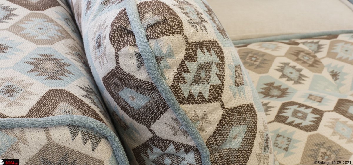 πολύχρωμος καναπές σε πέντε κομμάτια