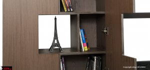 Ντουλάπι τοίχου με πορτάκια και εσωτερικά  ράφια αποθήκευσης 