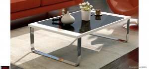 τραπεζάκι σαλονιού με ινοξ πόδια σε μινιμαλ στυλ βαμμένο με άσπρη γυαλιστερή λάκα και μαύρο τζάμι