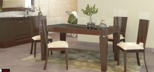 Μοντέρνα τραπεζαρία με ξύλινες καρέκλες