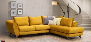 Μοντέρνος γωνιακός καναπές Onar σε μουσταρδί βελούδινη επένδυση με ξύλινα λοξά πόδια σε σύγχρονο καθιστικό