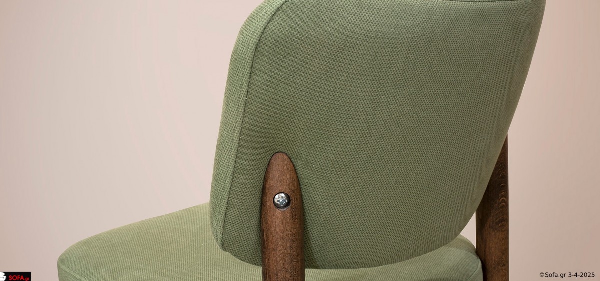 καρέκλα με μαλακή πλάτη και κάθισμα και μασίφ ξύλο οξιάς