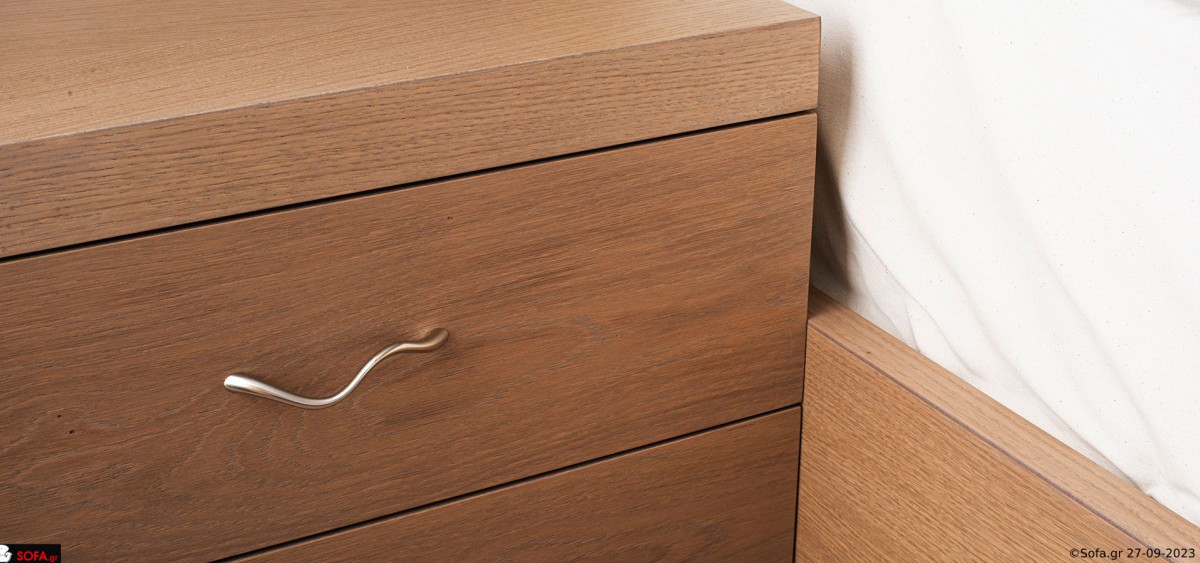 Κρεβατοκάμαρα σετ σε ξύλο και δέρμα με κουμπιά με κλίση στο κεφαλάρι