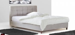 Μοντέρνο υφασμάτινο κρεβάτι με καπιτονέ κεφαλάρι από μασίφ οξιά και ψηλό πόδι με ύφασμα αποσπώμενο