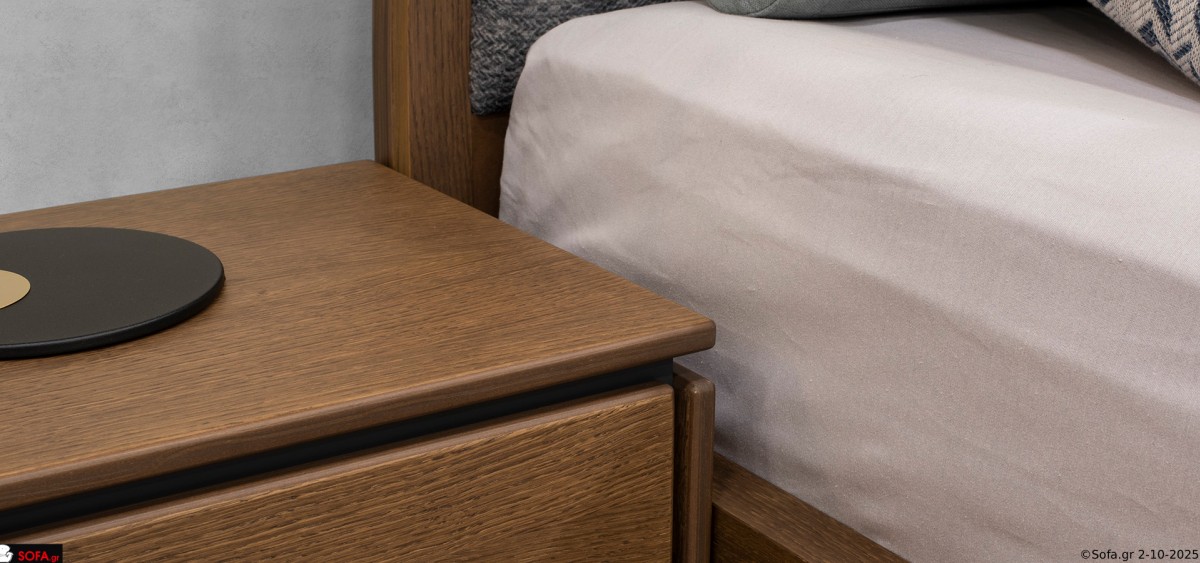 χειροποίητη κρεβατοκάμαρα Open με ξύλινο κρεβάτι, κομοδίνο και συρταριέρα σε μοντέρνο στυλ