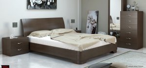 σετ κρεβατοκάμαρας ξυλινη με κλίση στο κεφαλάρι και στρογγυλεμένες γωνίες σε καρυδί χρώμα