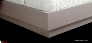 Σετ κρεβατοκάμαρας με inox λεπτομέρειες κρεβάτι σε ανοιχτό ξύλο