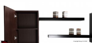 Επιτοίχιο ντουλάπι και ράφια Μακρόστενο επιτοίχιο ντουλάπι σε καφέ απόχρωση και ράφια σε μαύρη λάκα