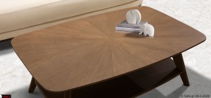 Λεπτομέρεια επιφάνειας τραπεζιού Symmetry με ιδιαίτερο σχέδιο καπλαμά δρυς και απαλή καμπύλη στις άκρες