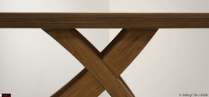 Σταυρωτή βάση τραπεζιού Symmetry από μασίφ ξύλο οξιάς για μέγιστη σταθερότητα και μοντέρνο χαρακτήρα