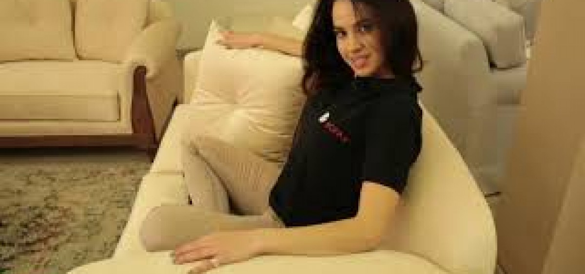 τριθέσιος και διθέσιος καναπές κλασικός με ξύλινη βάση και μπράτσο σε λευκή-ασημί πατίνα και μαύρο αριστοκρατικό ύφασμ