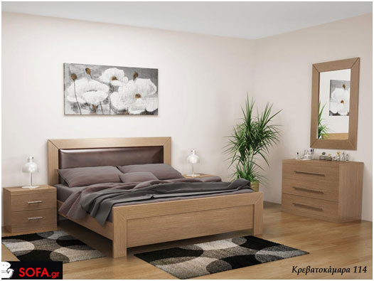 Ανοιχτόχρωμη ξύλινη κρεβατοκάμαρα